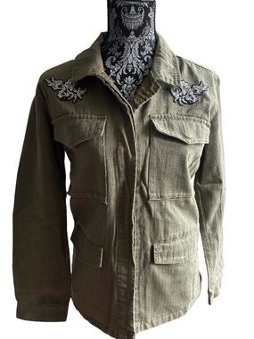 Utility inspired jacked with cool detailing sz S